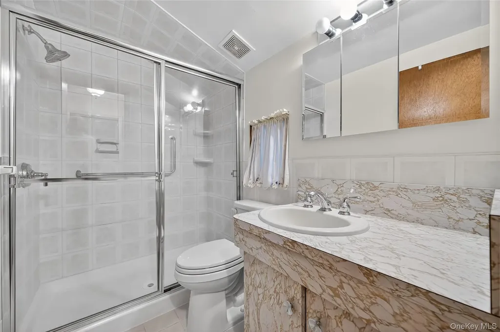 32 Rockland Drive Jericho NY 11753