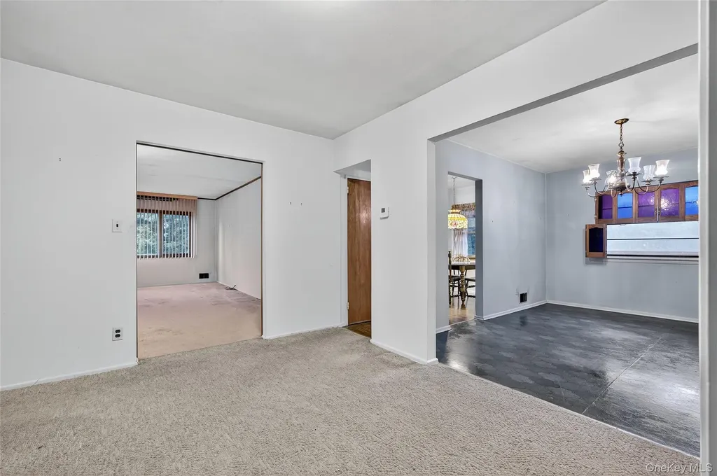 32 Rockland Drive Jericho NY 11753