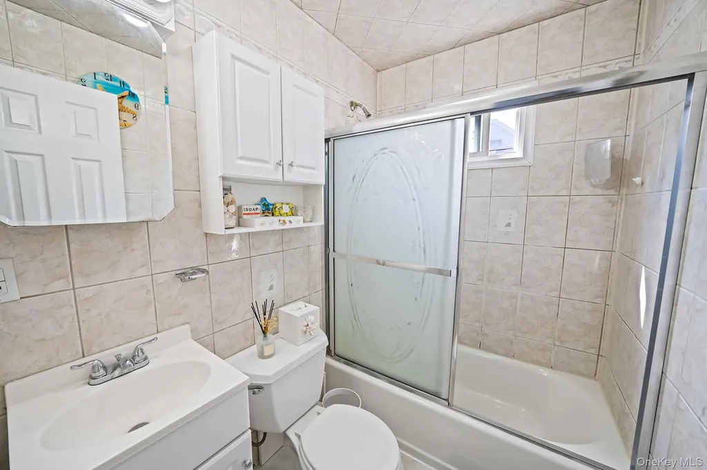 525 S Broadway Lindenhurst NY 11757
