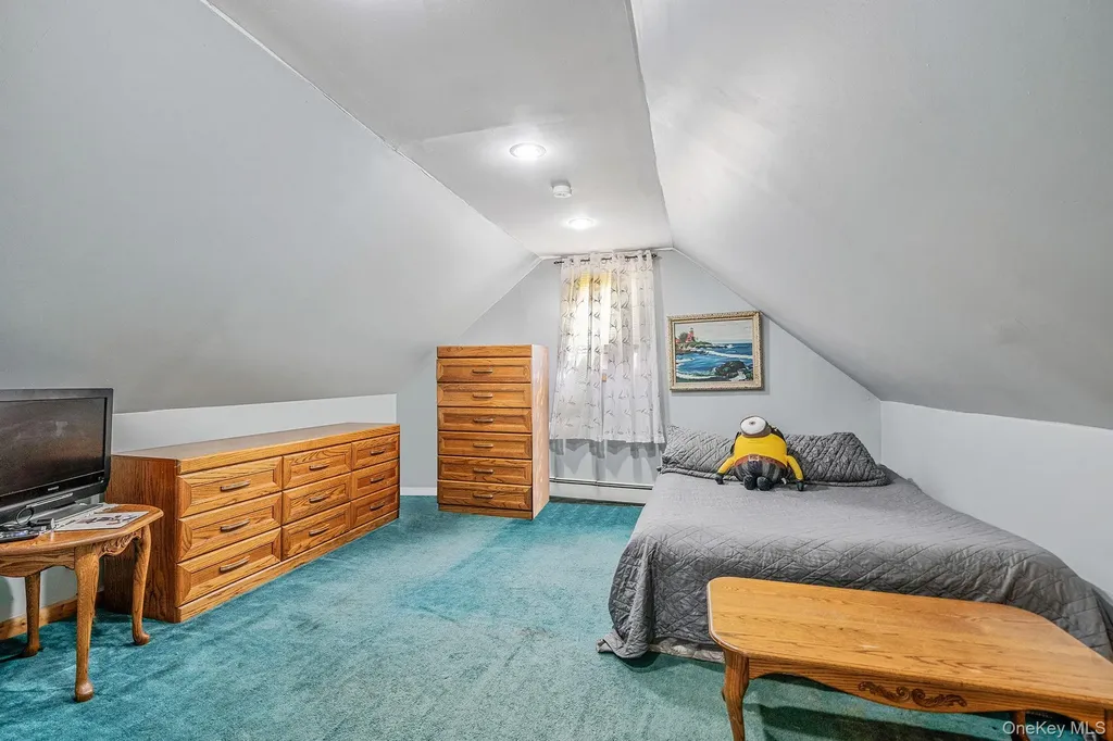 525 S Broadway Lindenhurst NY 11757