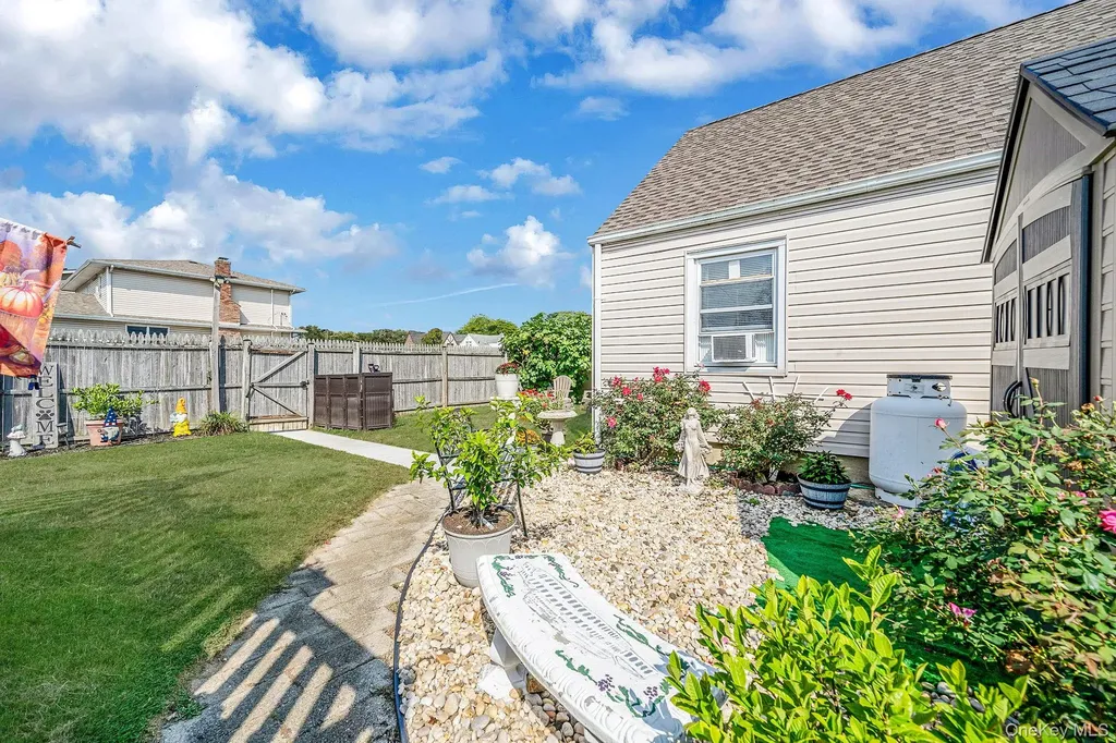 525 S Broadway Lindenhurst NY 11757