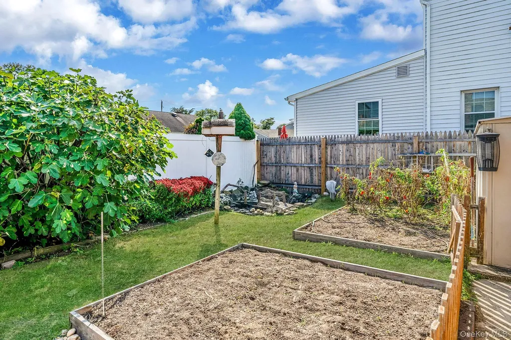 525 S Broadway Lindenhurst NY 11757