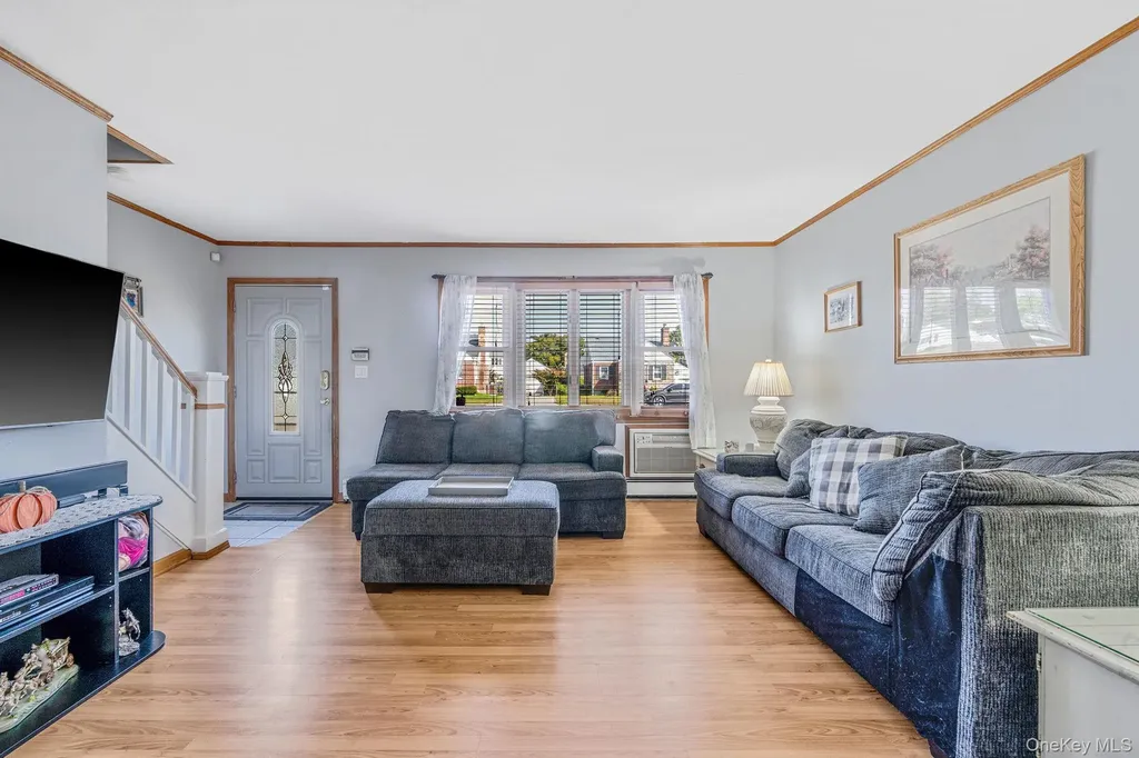 525 S Broadway Lindenhurst NY 11757