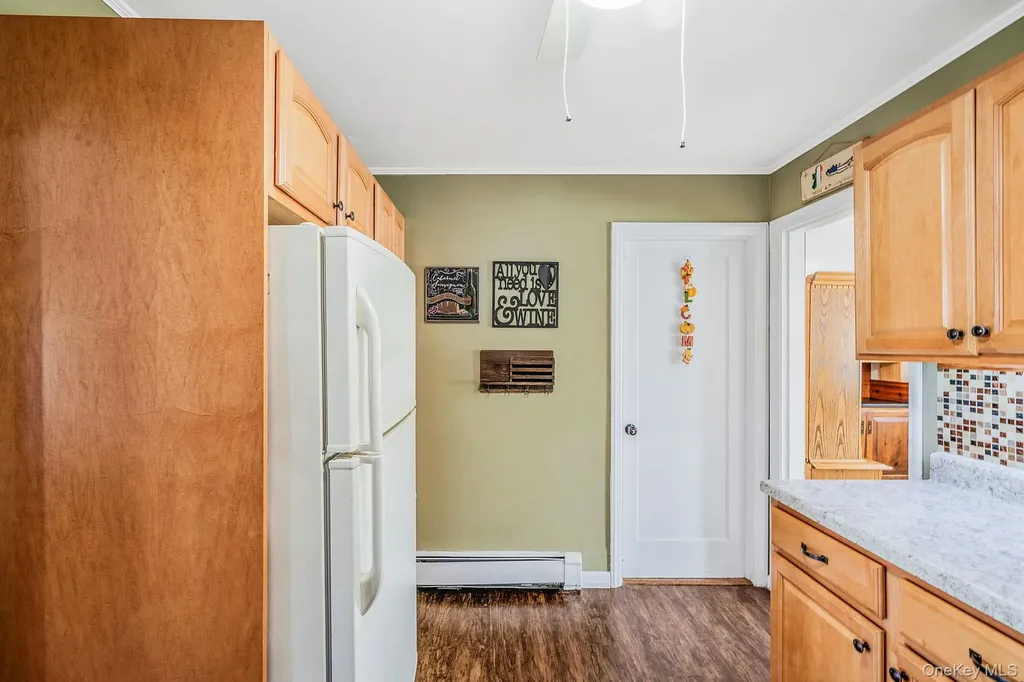 525 S Broadway Lindenhurst NY 11757