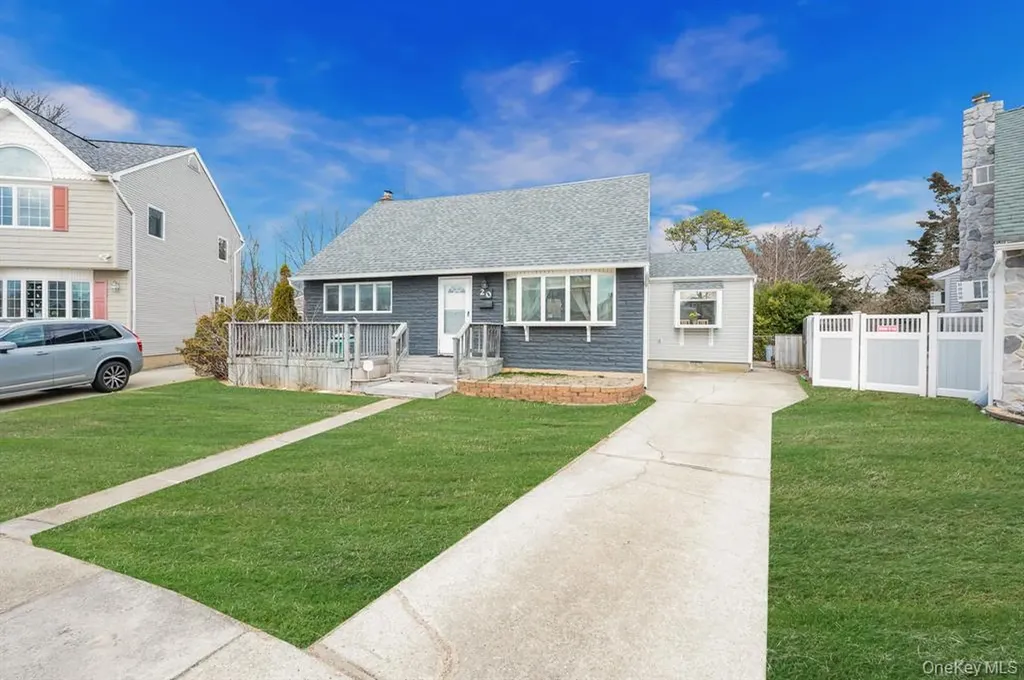 20 Marlon Avenue Bethpage NY 11714