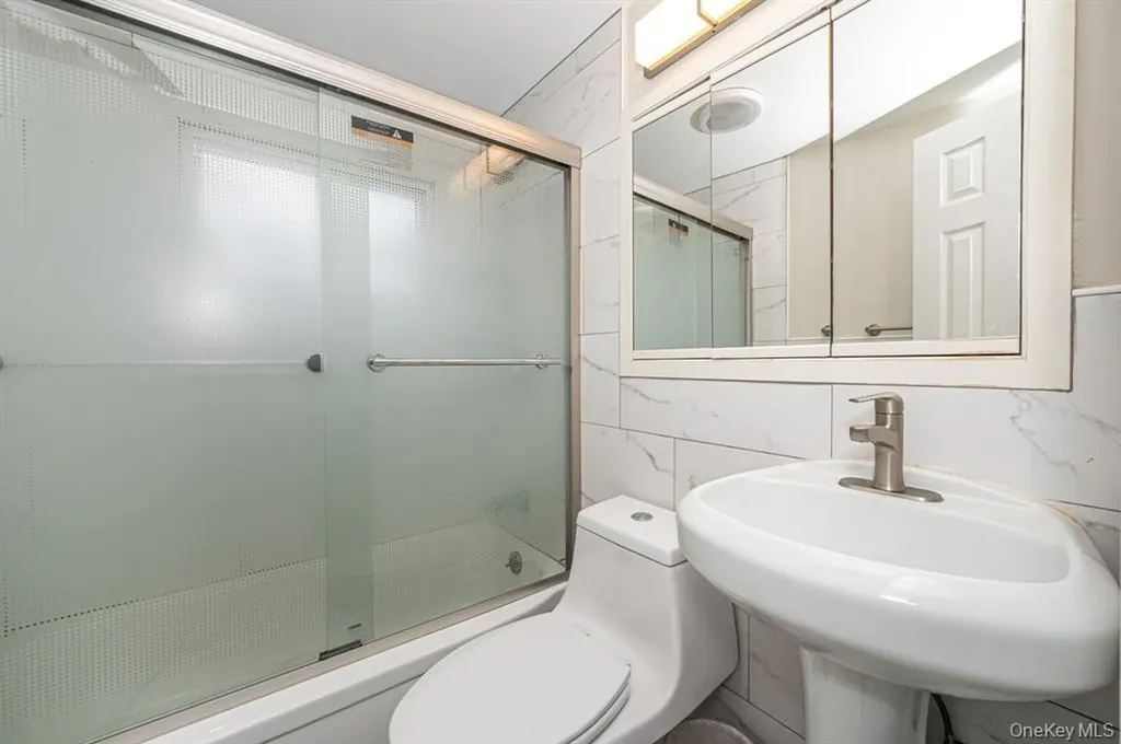 20 Marlon Avenue Bethpage NY 11714