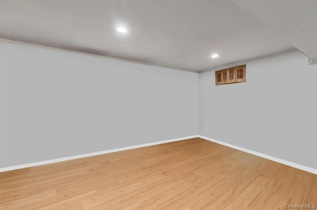 20 Marlon Avenue Bethpage NY 11714