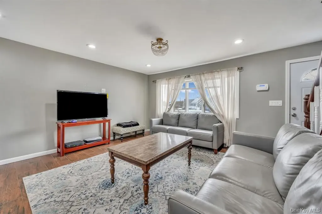 20 Marlon Avenue Bethpage NY 11714