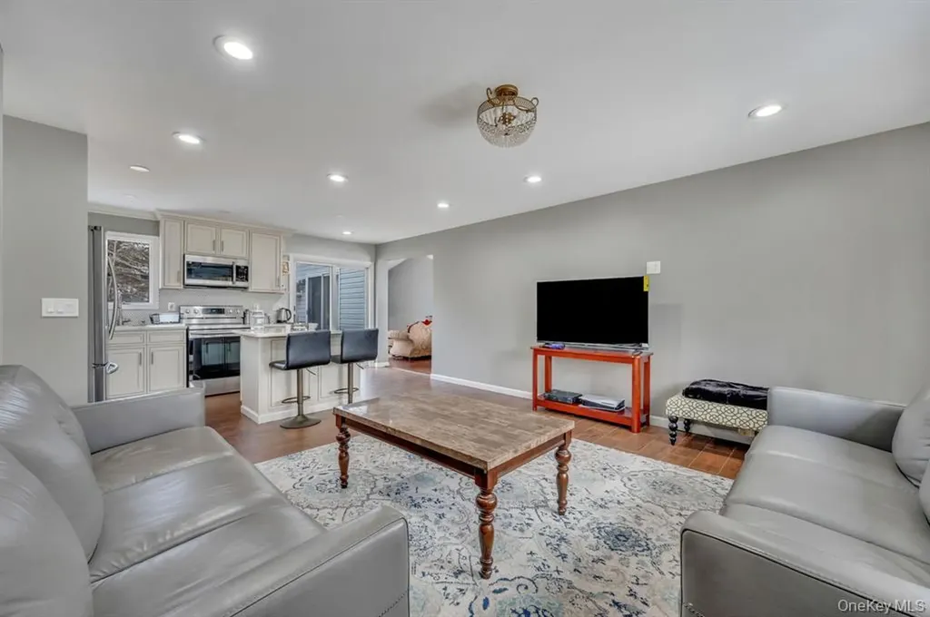 20 Marlon Avenue Bethpage NY 11714