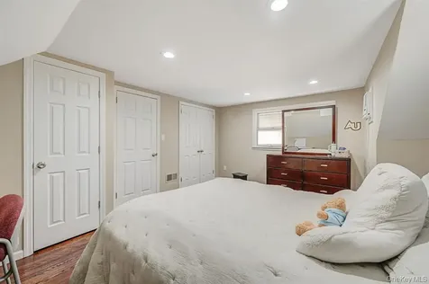 20 Marlon Avenue Bethpage NY 11714