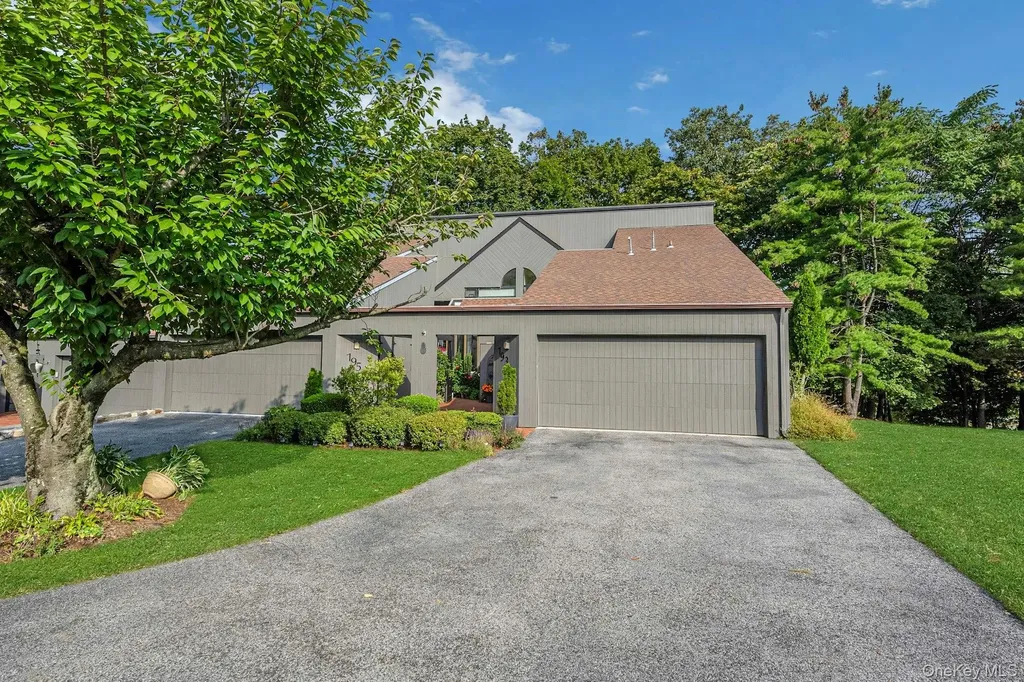 193 Stone Oaks Drive Hartsdale NY 10530