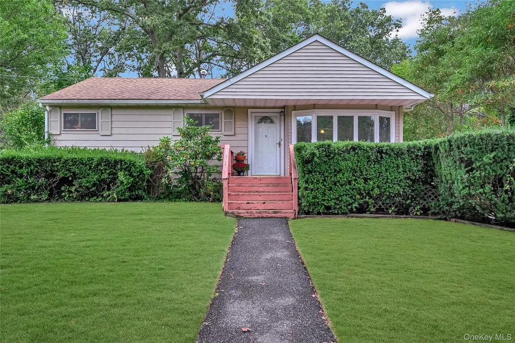 11 Fox Lane Shoreham NY 11786