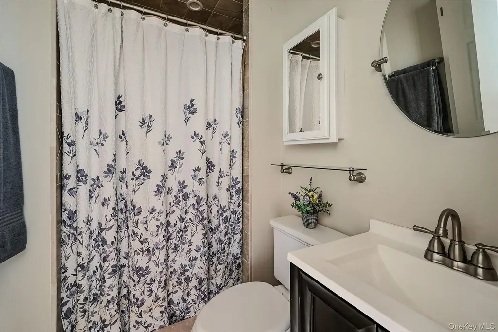 11 Fox Lane Shoreham NY 11786