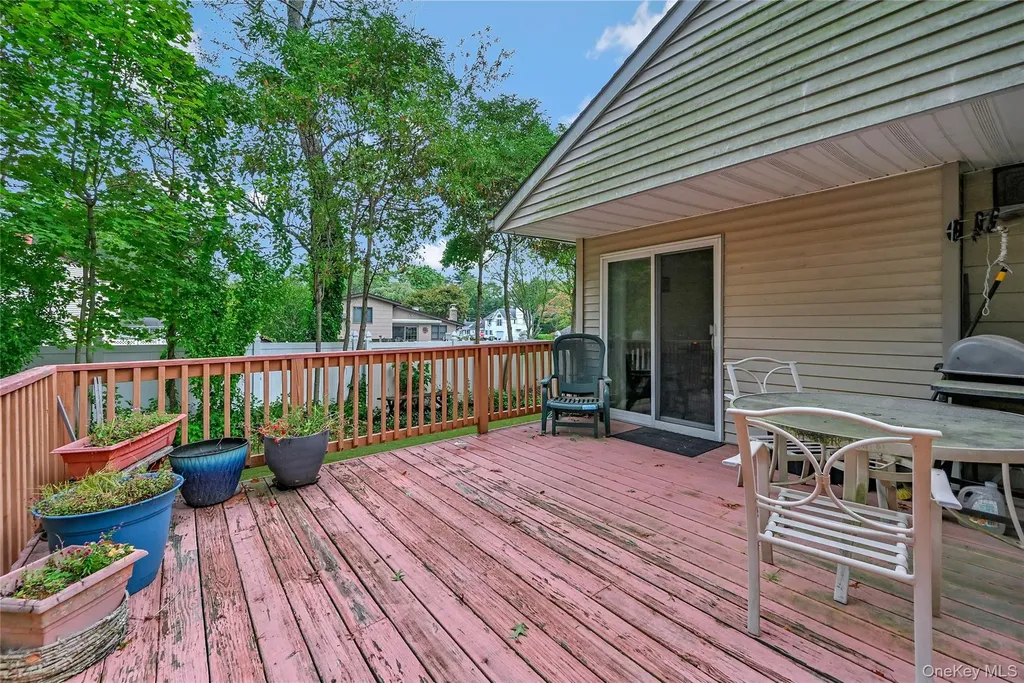 11 Fox Lane Shoreham NY 11786