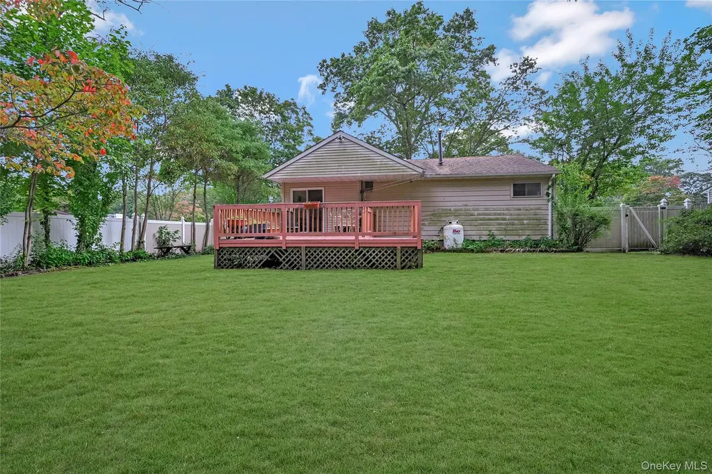 11 Fox Lane Shoreham NY 11786