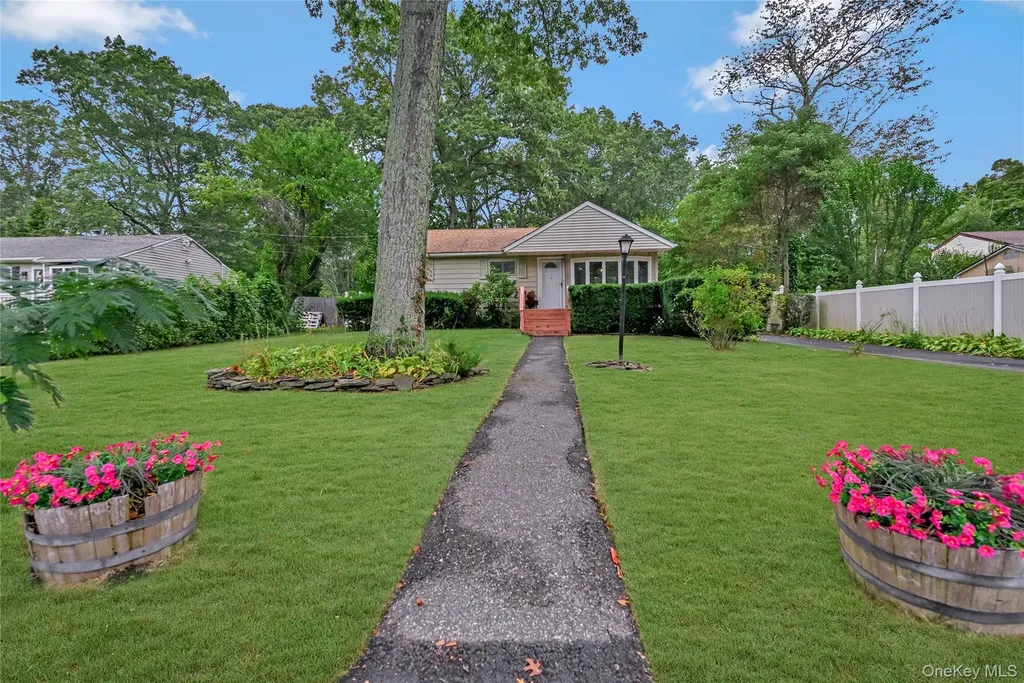 11 Fox Lane Shoreham NY 11786