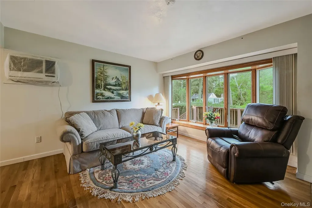 11 Fox Lane Shoreham NY 11786