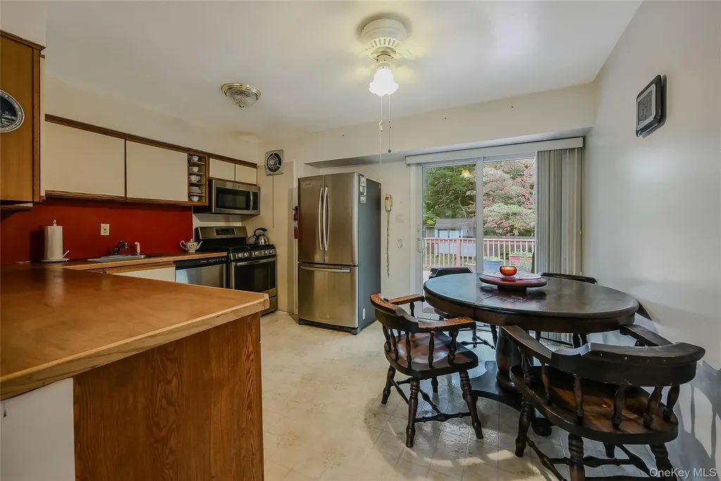 11 Fox Lane Shoreham NY 11786