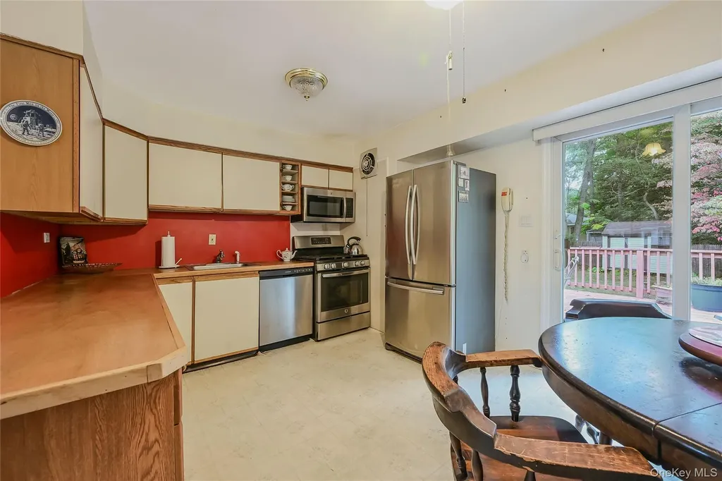 11 Fox Lane Shoreham NY 11786