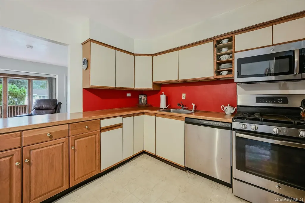 11 Fox Lane Shoreham NY 11786