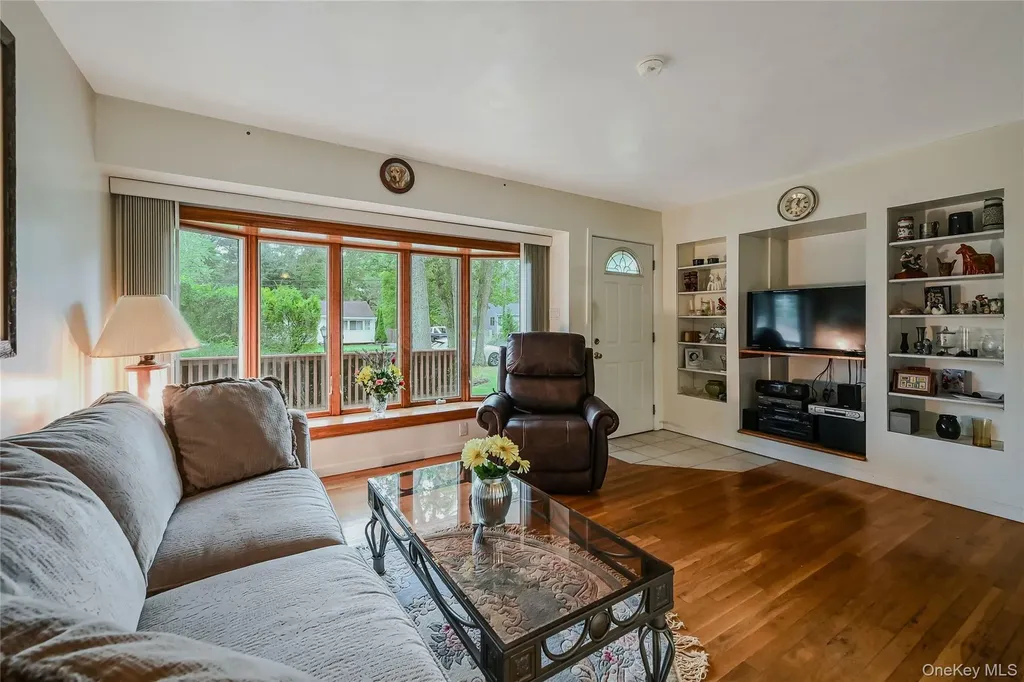 11 Fox Lane Shoreham NY 11786