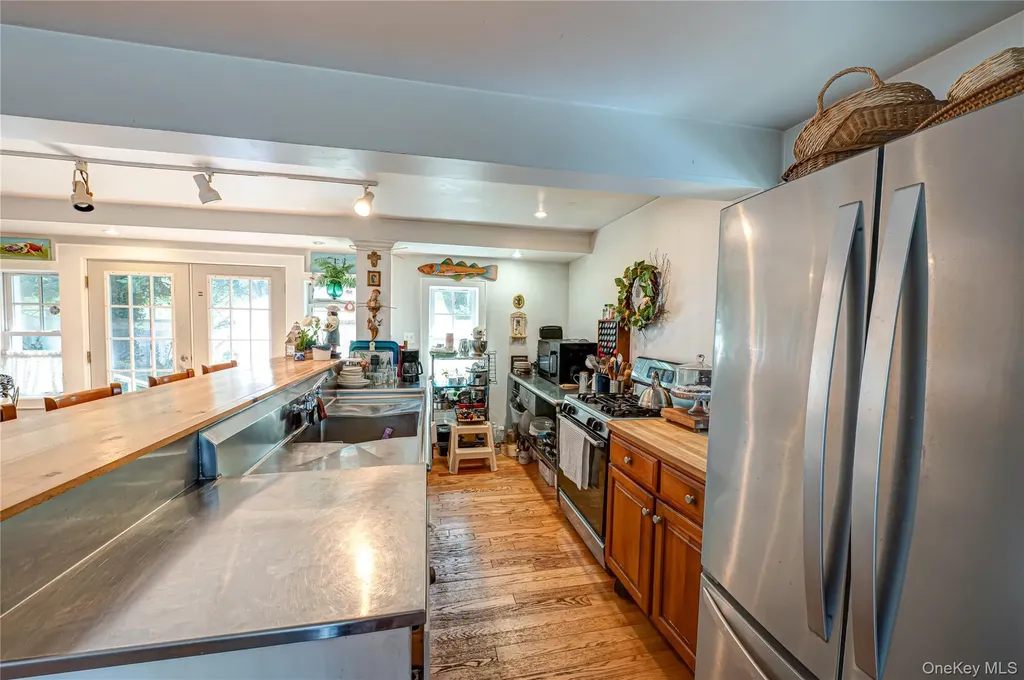 80 Oak Road Bayport NY 11705
