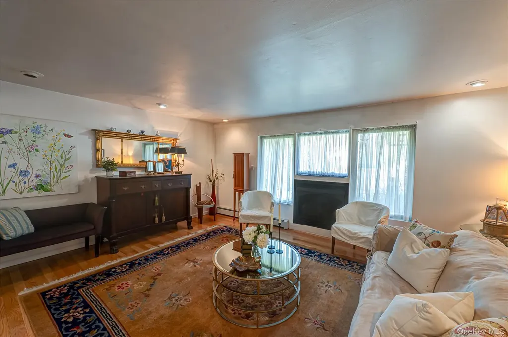 80 Oak Road Bayport NY 11705