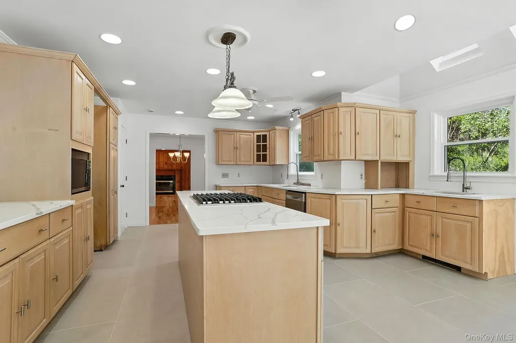 19 Friendship Lane Red Hook NY 12571