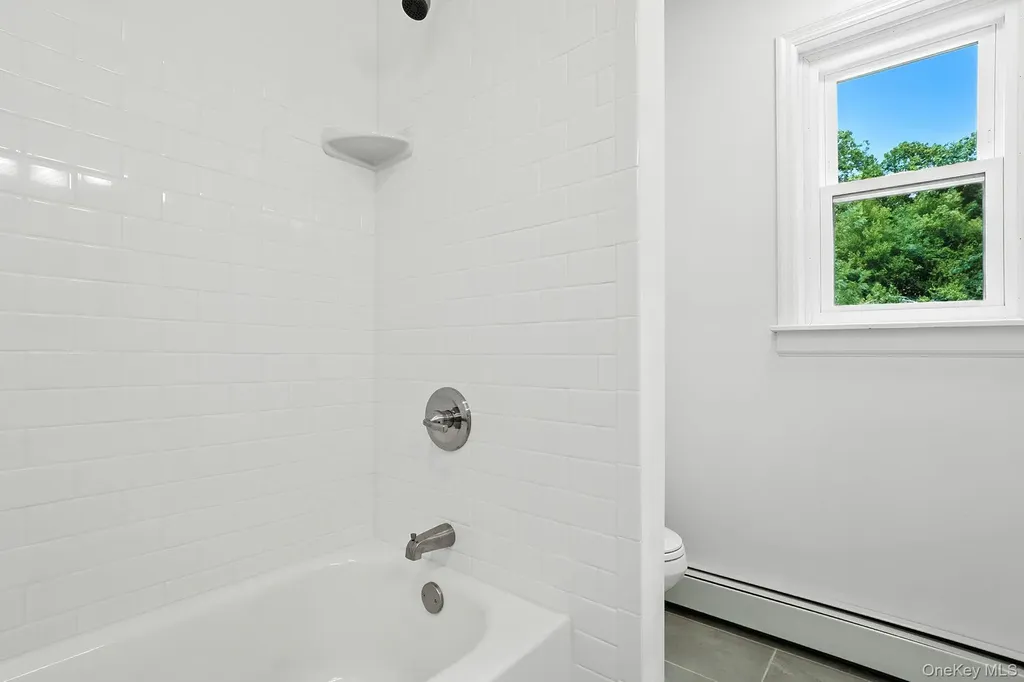 19 Friendship Lane Red Hook NY 12571