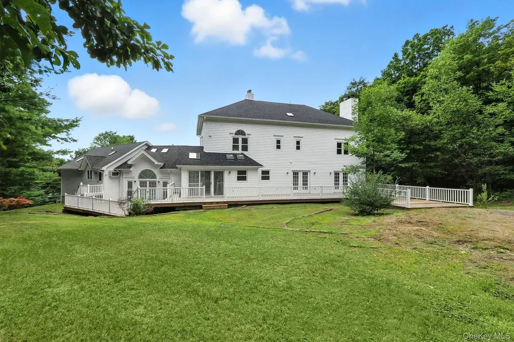 19 Friendship Lane Red Hook NY 12571