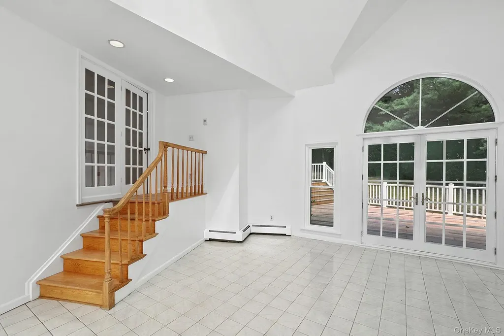 19 Friendship Lane Red Hook NY 12571