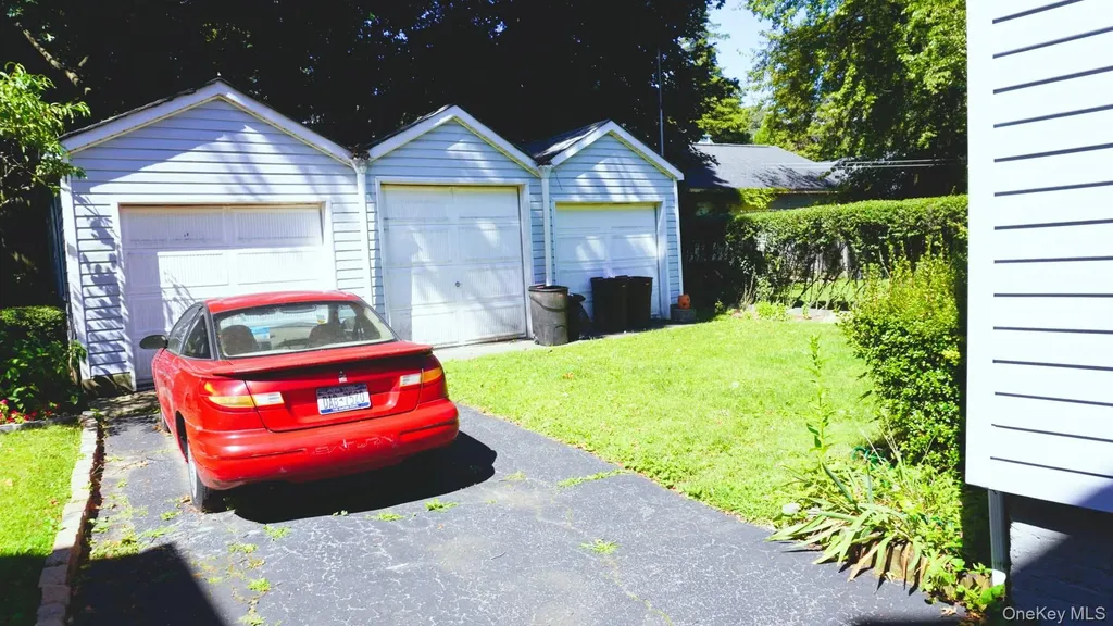 20 Pelhamside Drive New Rochelle NY 10801
