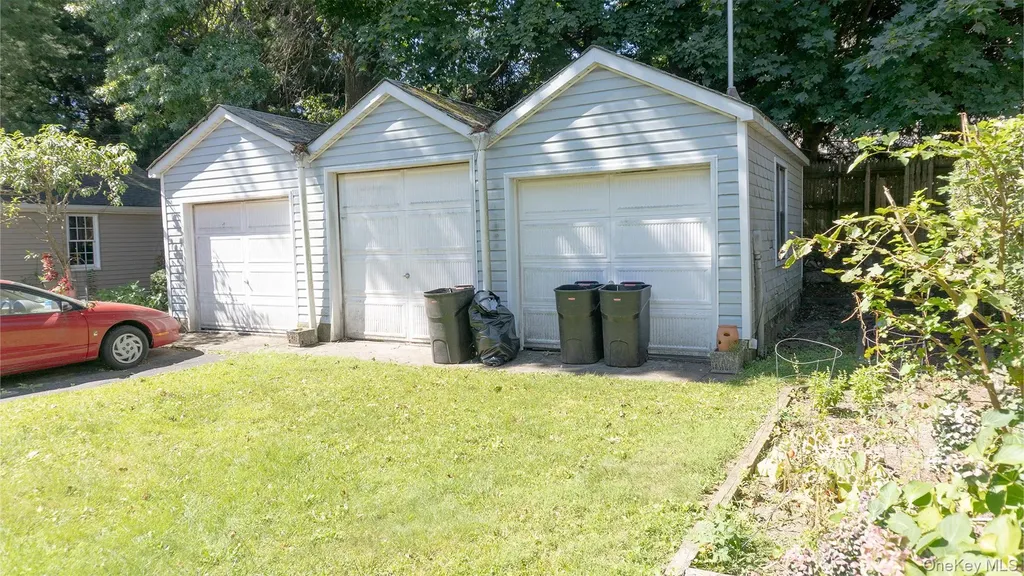 20 Pelhamside Drive New Rochelle NY 10801