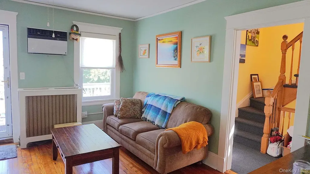20 Pelhamside Drive New Rochelle NY 10801
