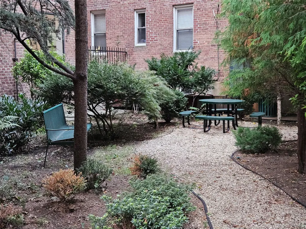 11034 73rd Road Forest Hills NY 11375
