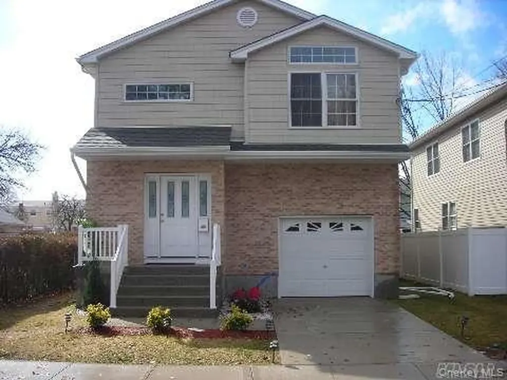 1319 Journal Avenue Elmont NY 11003