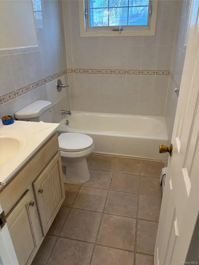 1319 Journal Avenue Elmont NY 11003
