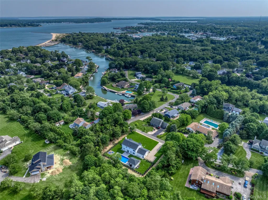 435 Maple Lane Greenport NY 11944