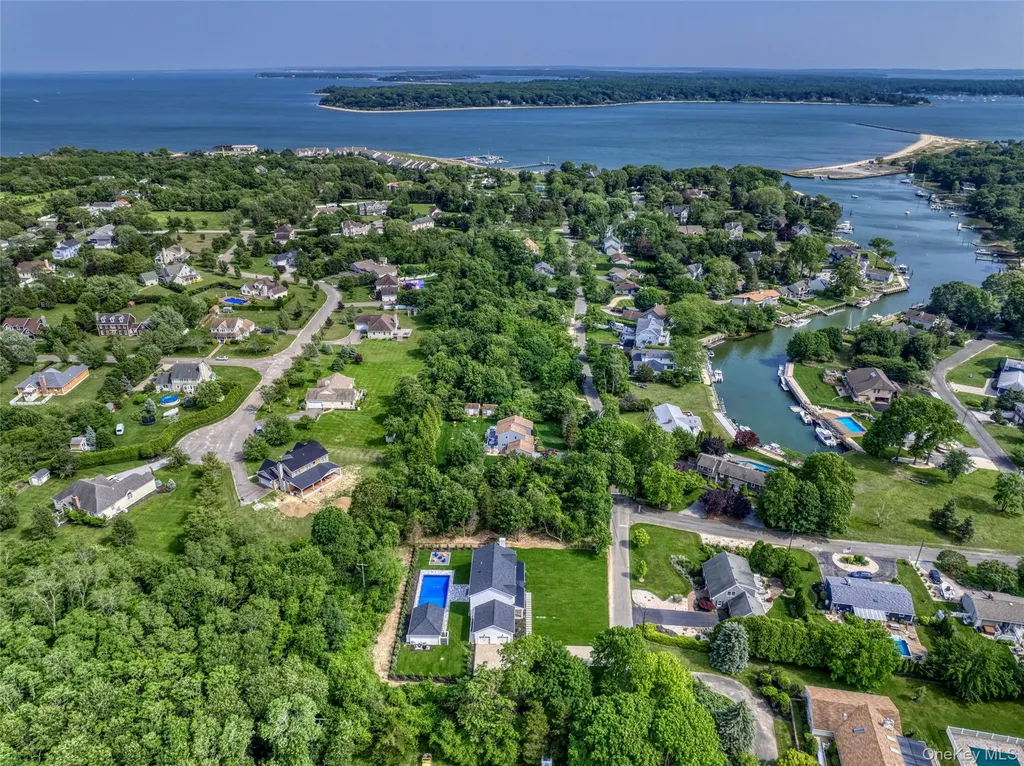 435 Maple Lane Greenport NY 11944