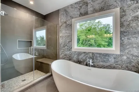 435 Maple Lane Greenport NY 11944