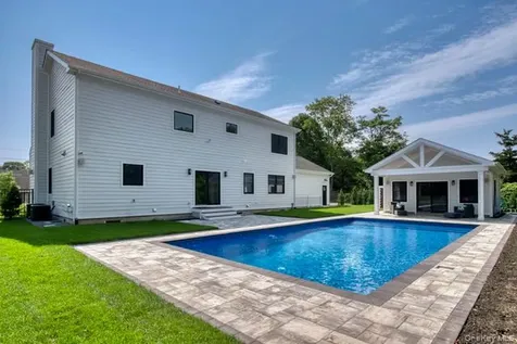 435 Maple Lane Greenport NY 11944