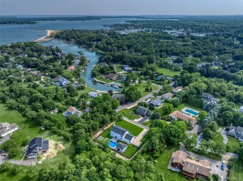 435 Maple Lane Greenport NY 11944