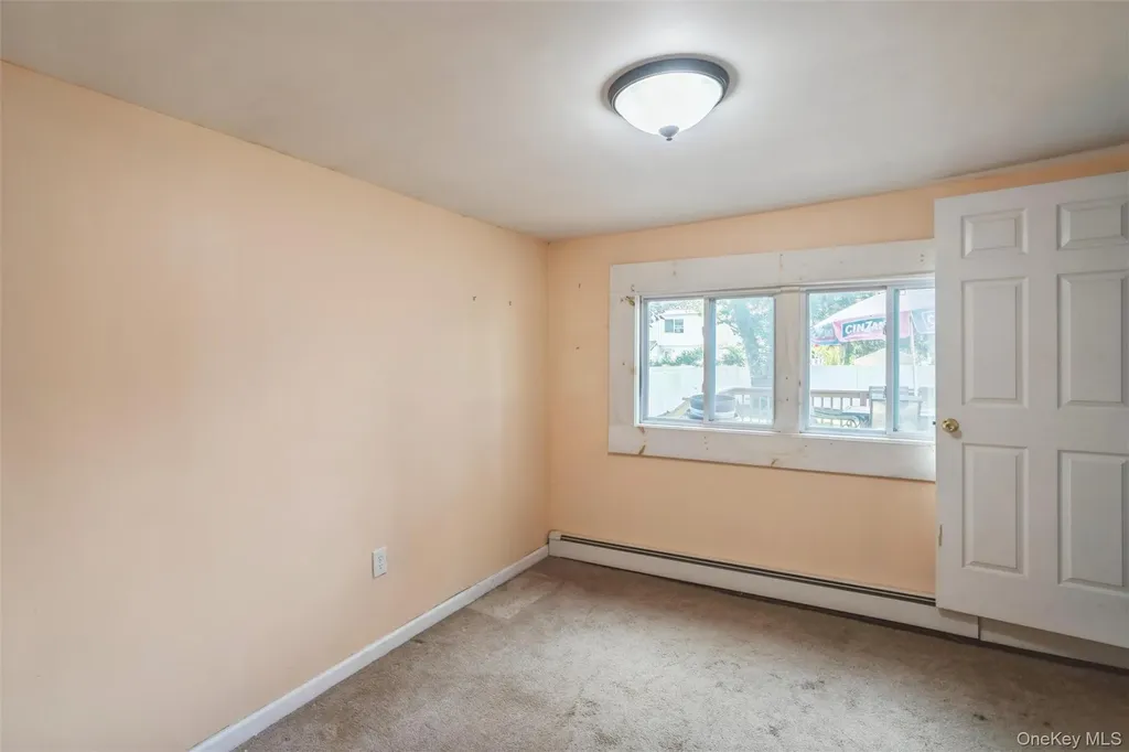 86 Ackerly Lane Ronkonkoma NY 11779