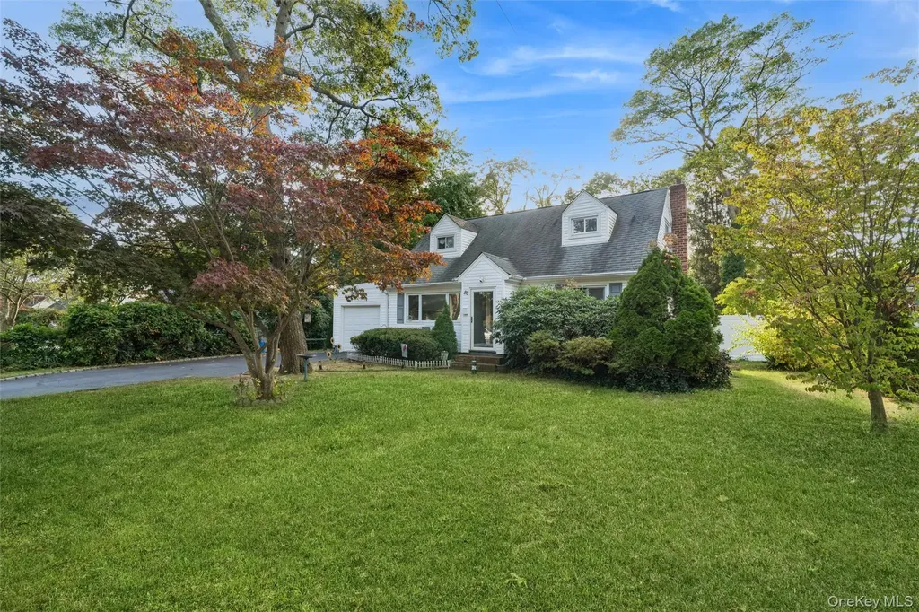 86 Ackerly Lane Ronkonkoma NY 11779