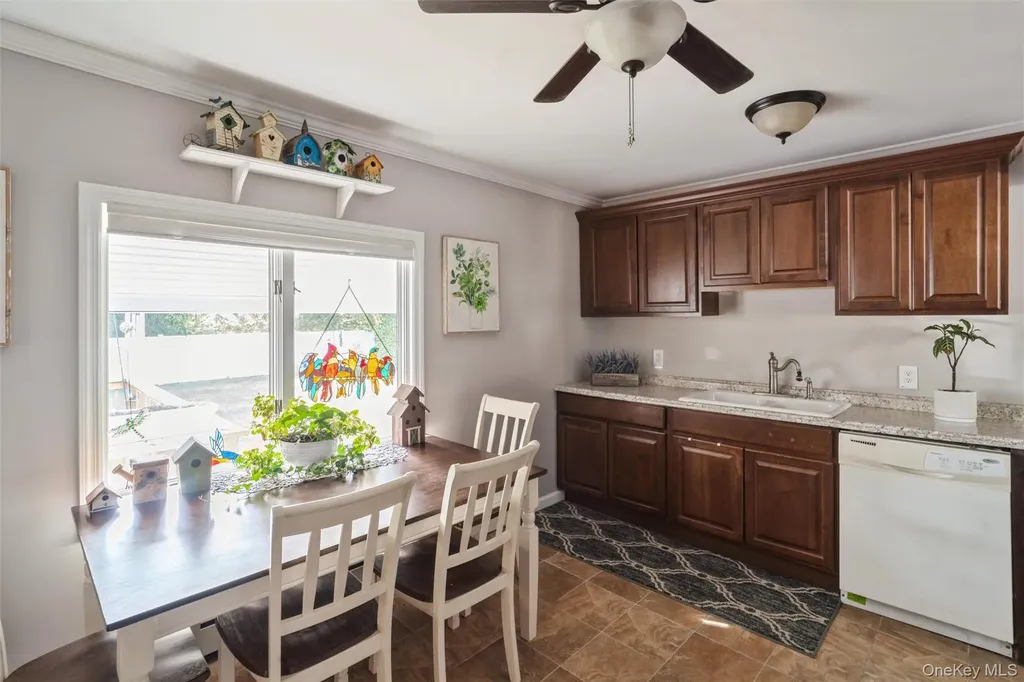 86 Ackerly Lane Ronkonkoma NY 11779