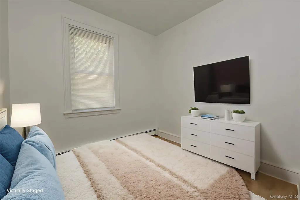 489 Eureka Avenue Elmont NY 11003