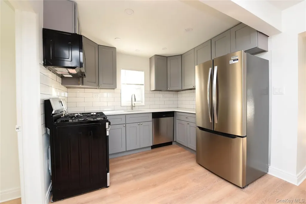 489 Eureka Avenue Elmont NY 11003