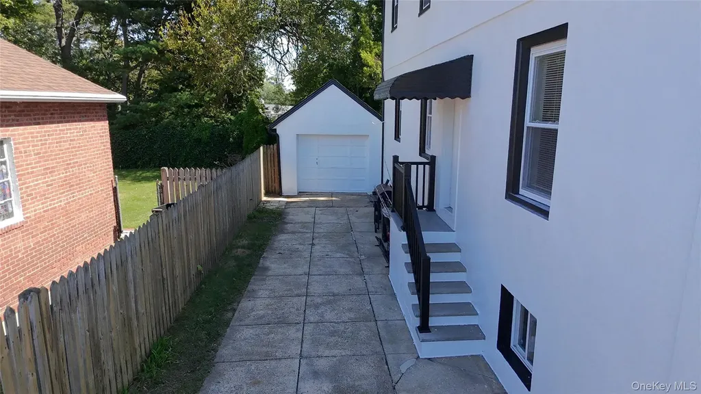 489 Eureka Avenue Elmont NY 11003