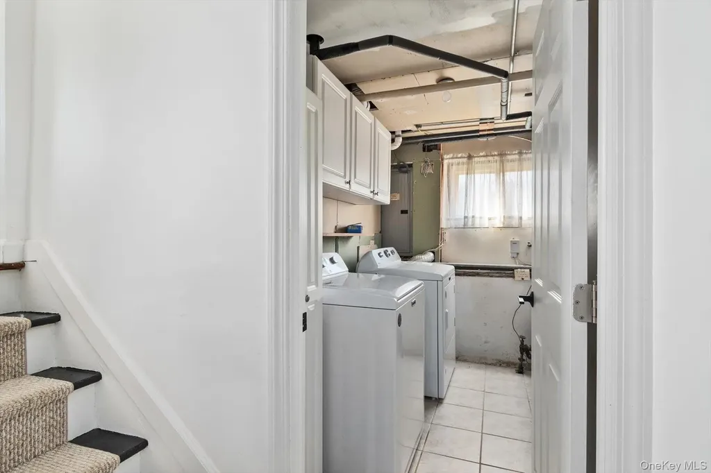 812 Pine Avenue West Islip NY 11795