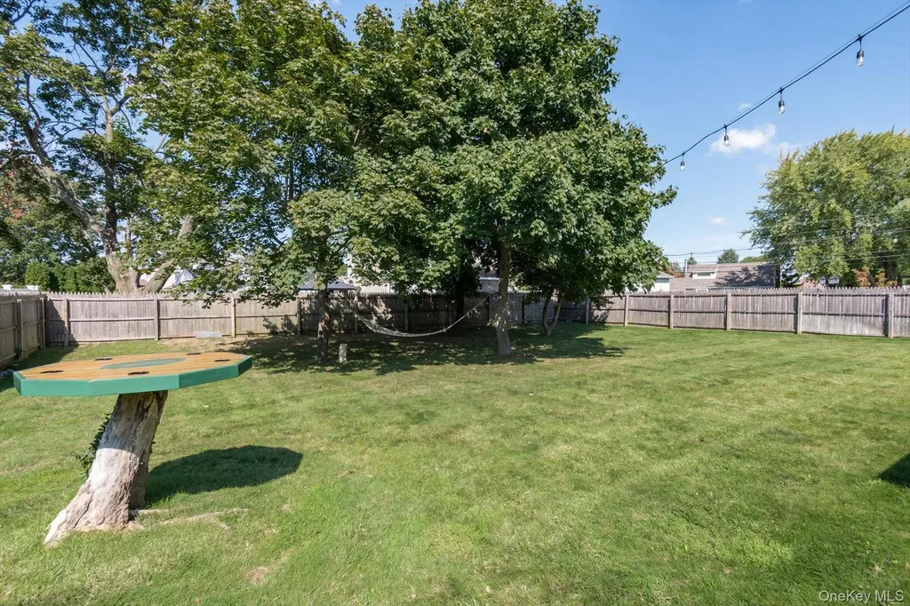 812 Pine Avenue West Islip NY 11795